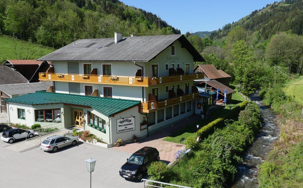 Отель Hubertushof Trattenbach  Экстерьер фото
